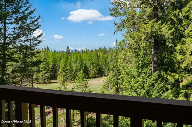 335 Tamarack LN, Sagle, ID 83860