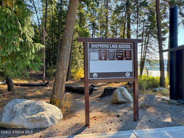 335 Tamarack LN, Sagle, ID 83860