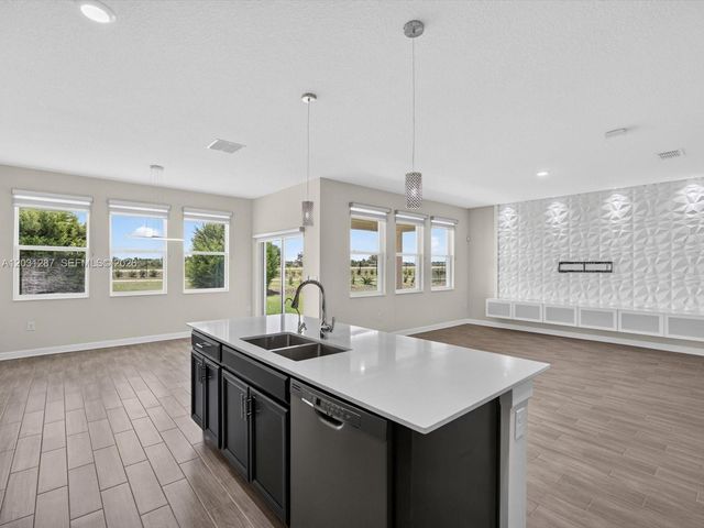 1152 Trappers Trail Loop, Davenport, FL 33896