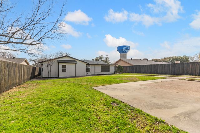 1907 Sunridge Road, Carrollton, TX 75006