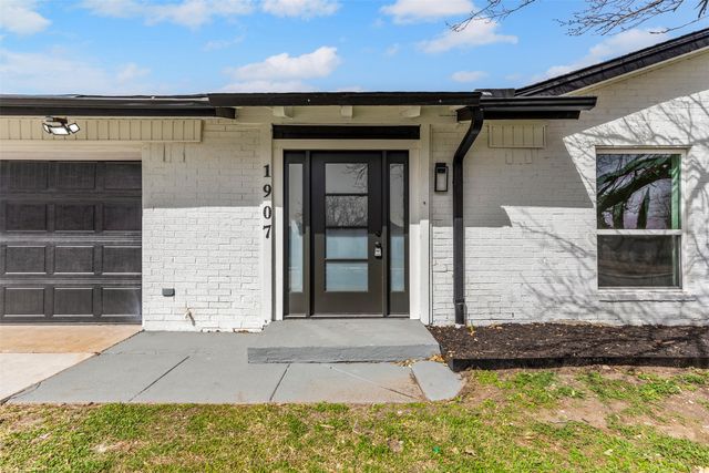 1907 Sunridge Road, Carrollton, TX 75006