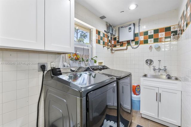 7501 NW 42nd St, Coral Springs, FL 33065