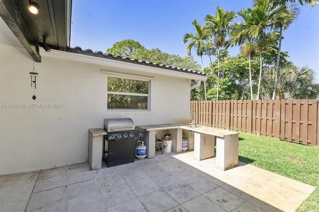 7501 NW 42nd St, Coral Springs, FL 33065