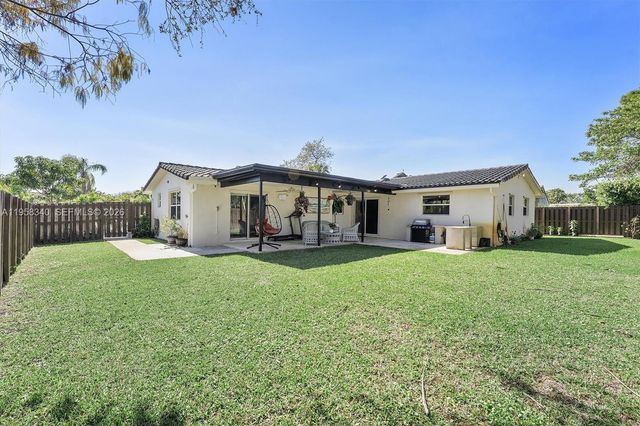 7501 NW 42nd St, Coral Springs, FL 33065