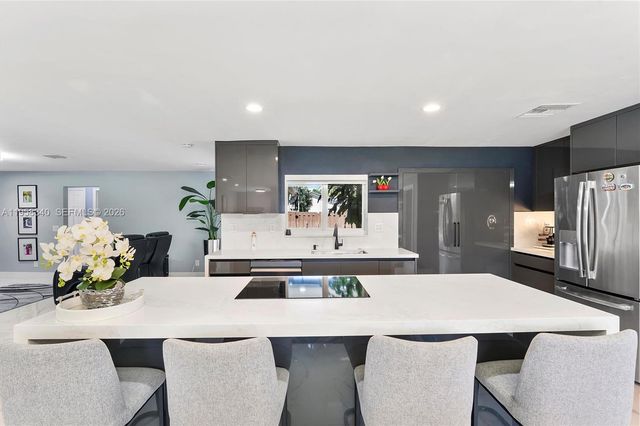 7501 NW 42nd St, Coral Springs, FL 33065