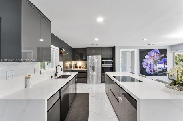 7501 NW 42nd St, Coral Springs, FL 33065