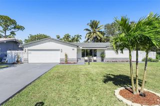7501 NW 42nd St, Coral Springs, FL 33065