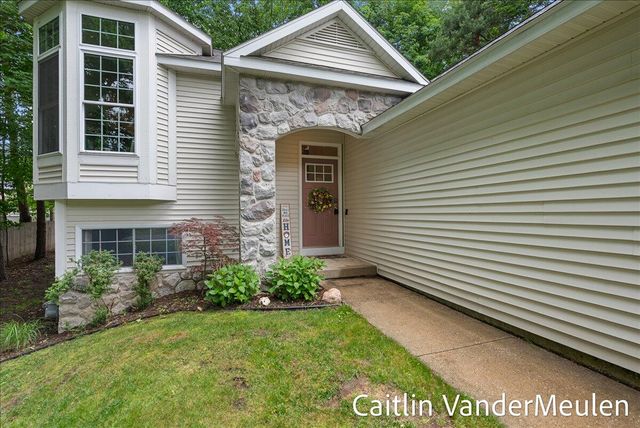 11035 Timberline Drive, Allendale, MI 49401