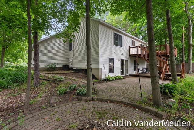 11035 Timberline Drive, Allendale, MI 49401
