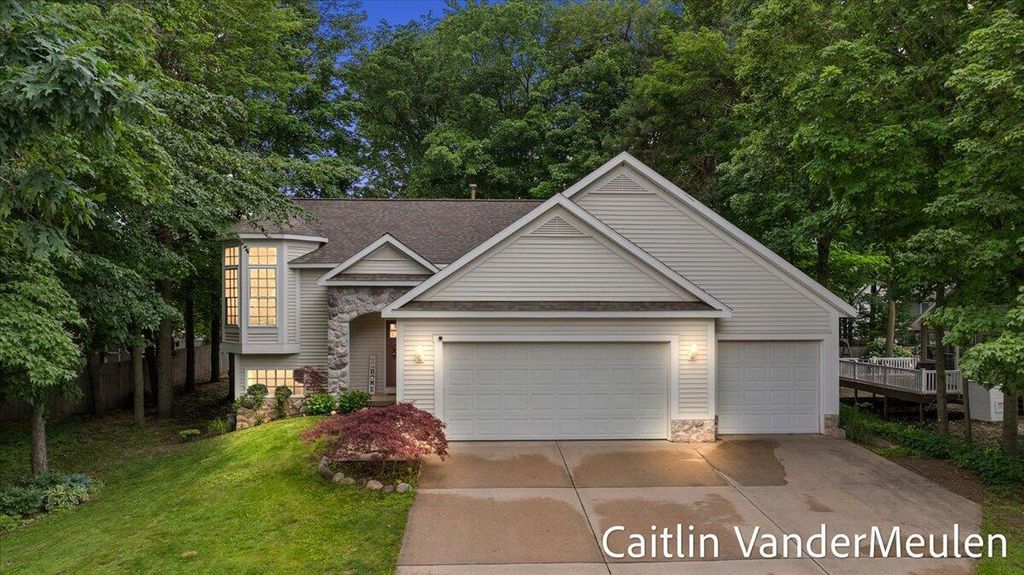 11035 Timberline Drive, Allendale, MI 49401