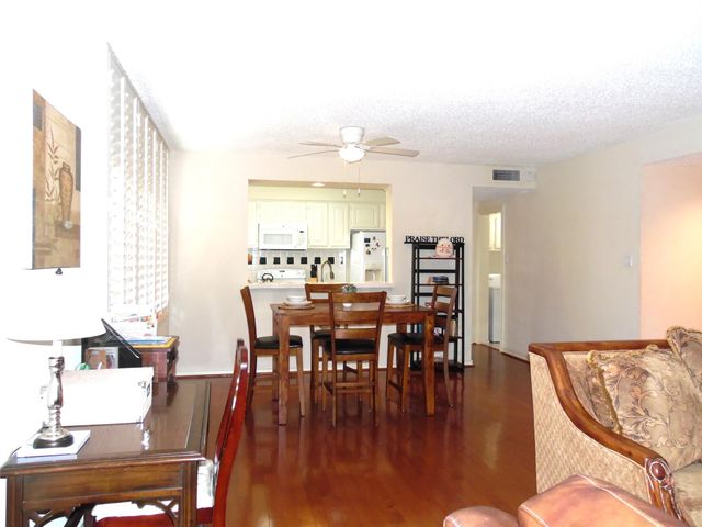 14655 Champion Forest Drive 805, Houston, TX 77069