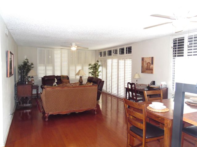 14655 Champion Forest Drive 805, Houston, TX 77069