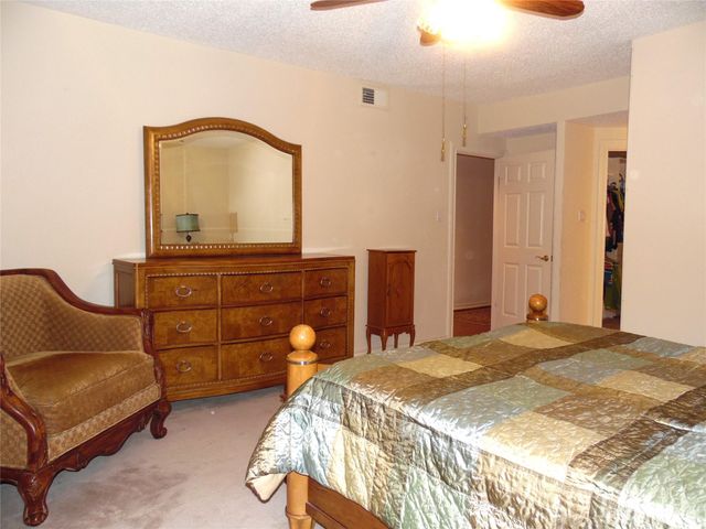 14655 Champion Forest Drive 805, Houston, TX 77069