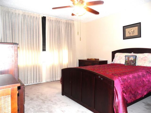 14655 Champion Forest Drive 805, Houston, TX 77069