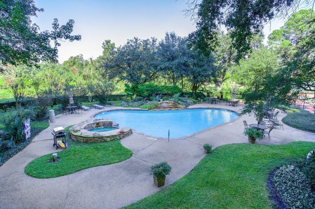 14655 Champion Forest Drive 805, Houston, TX 77069