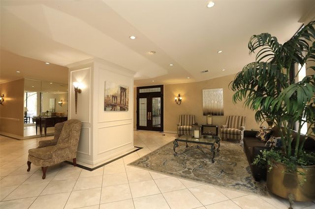 14655 Champion Forest Drive 805, Houston, TX 77069