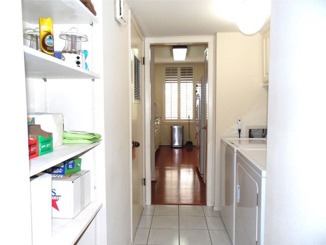 14655 Champion Forest Drive 805, Houston, TX 77069