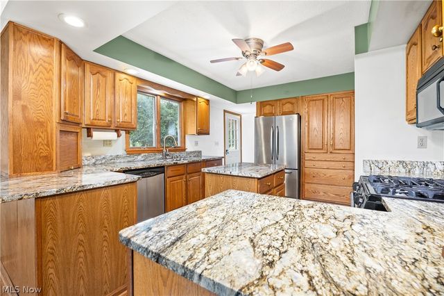 1035 W Liberty Street, Medina, OH 44256