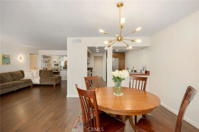 15325 Magnolia Boulevard Boulevard 103, Sherman Oaks, CA 91403