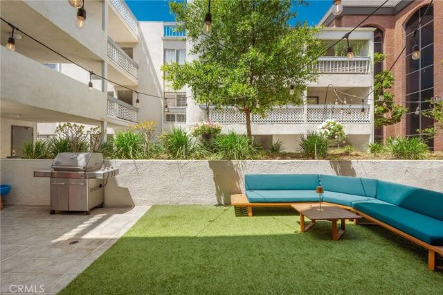 15325 Magnolia Boulevard Boulevard 103, Sherman Oaks, CA 91403