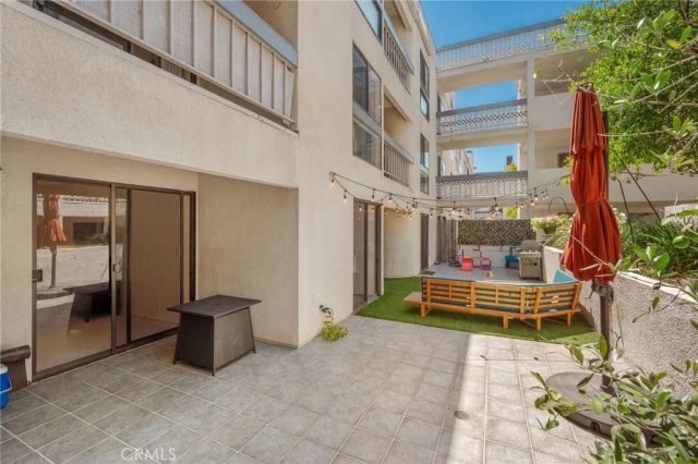 15325 Magnolia Boulevard Boulevard 103, Sherman Oaks, CA 91403