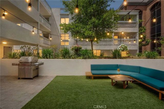 15325 Magnolia Boulevard Boulevard 103, Sherman Oaks, CA 91403