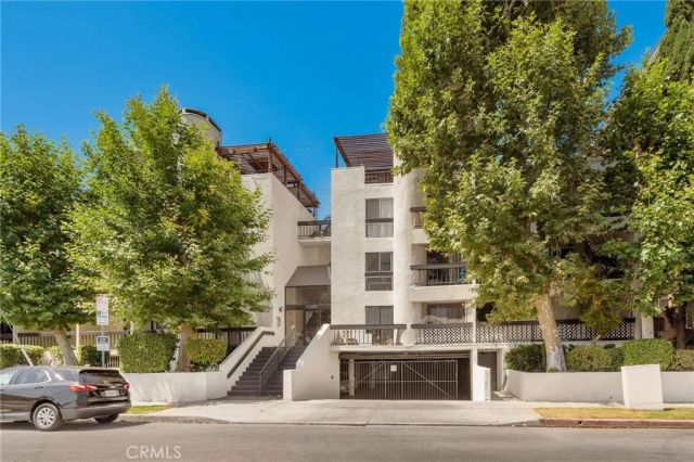 15325 Magnolia Boulevard Boulevard 103, Sherman Oaks, CA 91403