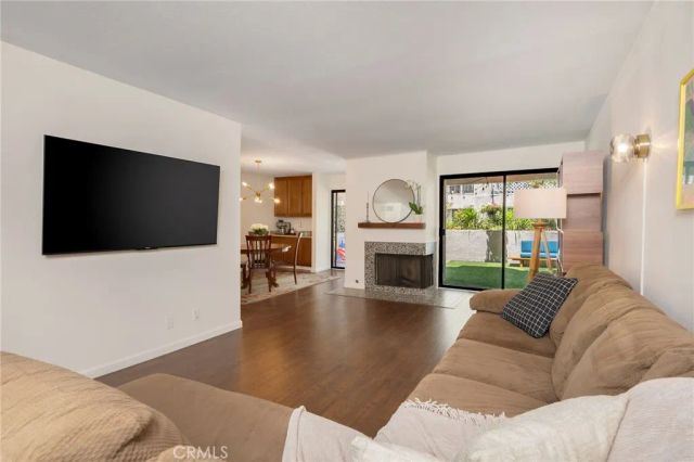 15325 Magnolia Boulevard Boulevard 103, Sherman Oaks, CA 91403