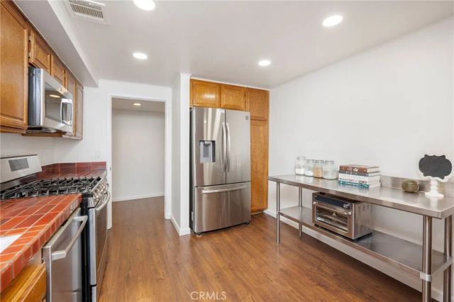 15325 Magnolia Boulevard Boulevard 103, Sherman Oaks, CA 91403