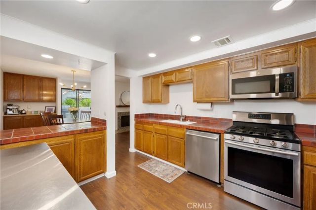 15325 Magnolia Boulevard Boulevard 103, Sherman Oaks, CA 91403