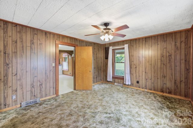 209 Virginia Avenue, Marion, NC 28752