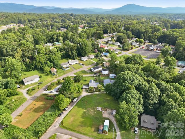 209 Virginia Avenue, Marion, NC 28752