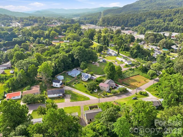 209 Virginia Avenue, Marion, NC 28752