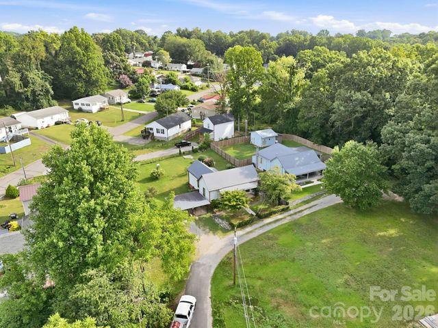 209 Virginia Avenue, Marion, NC 28752