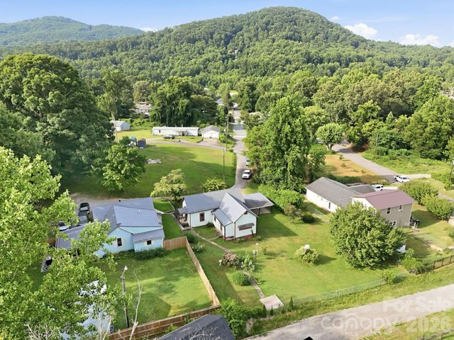 209 Virginia Avenue, Marion, NC 28752