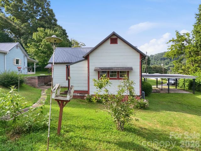 209 Virginia Avenue, Marion, NC 28752