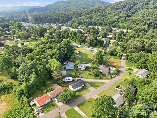 209 Virginia Avenue, Marion, NC 28752