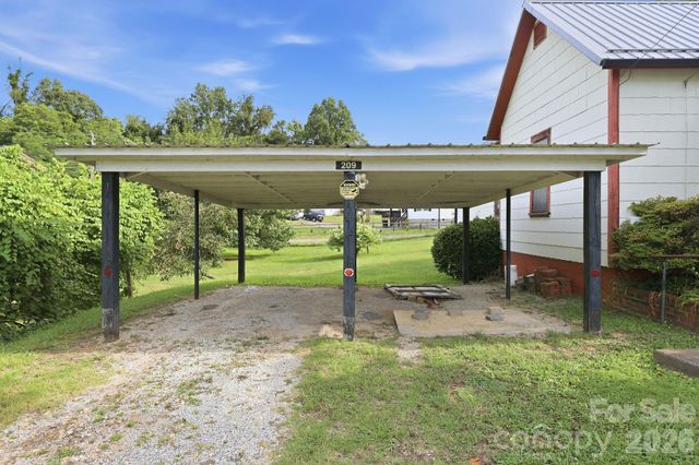 209 Virginia Avenue, Marion, NC 28752