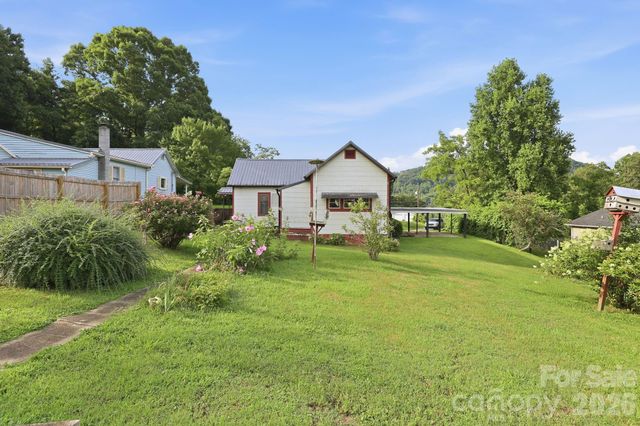 209 Virginia Avenue, Marion, NC 28752