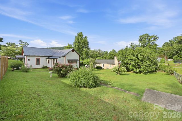 209 Virginia Avenue, Marion, NC 28752