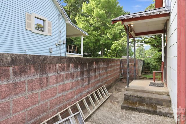 209 Virginia Avenue, Marion, NC 28752