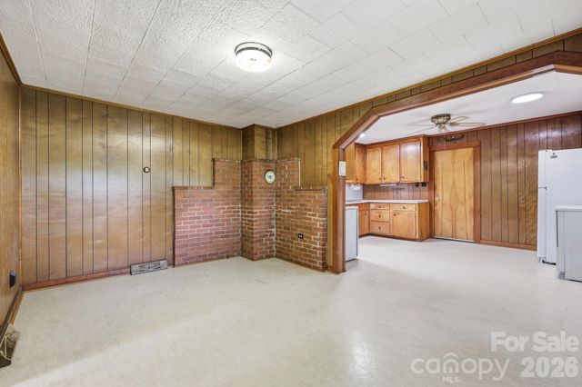 209 Virginia Avenue, Marion, NC 28752