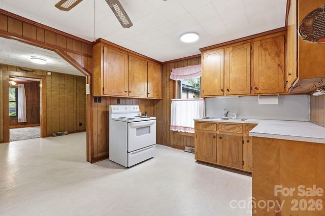 209 Virginia Avenue, Marion, NC 28752