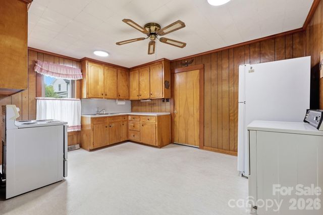 209 Virginia Avenue, Marion, NC 28752