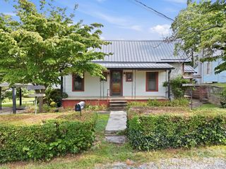 209 Virginia Avenue, Marion, NC 28752