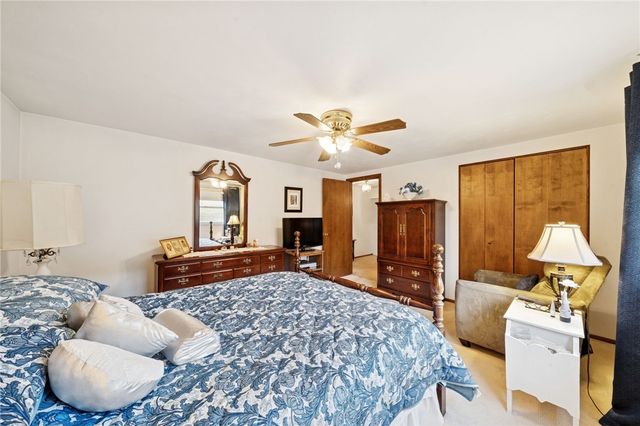 140 Possum Hollow Rd, Hempfield Twp, PA 15601