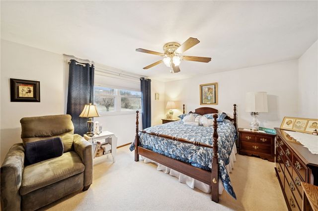 140 Possum Hollow Rd, Hempfield Twp, PA 15601