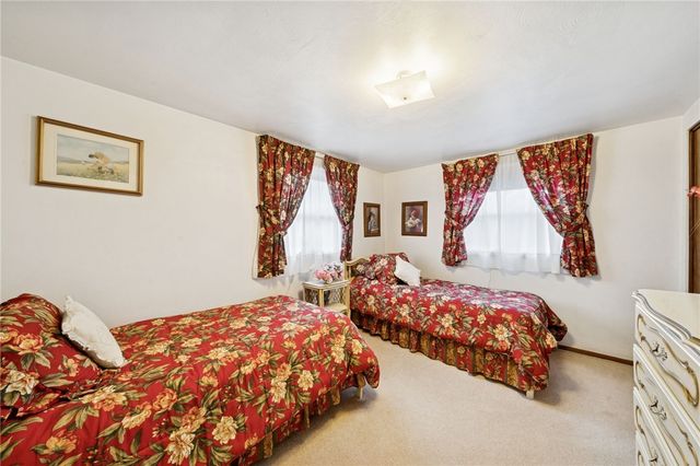 140 Possum Hollow Rd, Hempfield Twp, PA 15601