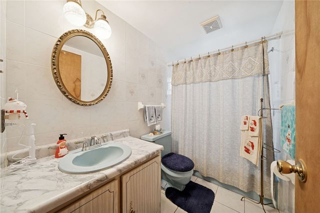 140 Possum Hollow Rd, Hempfield Twp, PA 15601