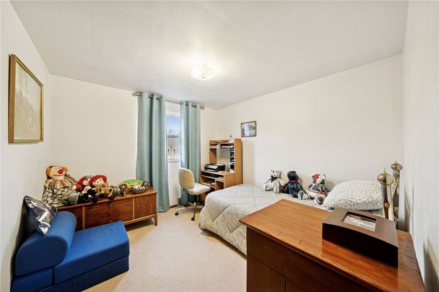 140 Possum Hollow Rd, Hempfield Twp, PA 15601